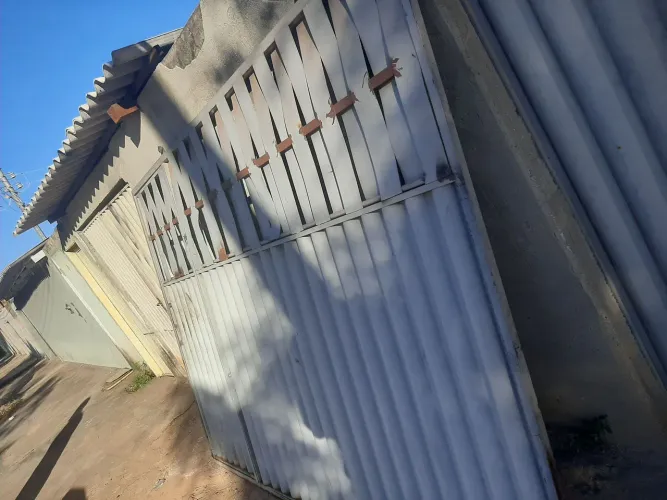 Vende se esse portão 300/208