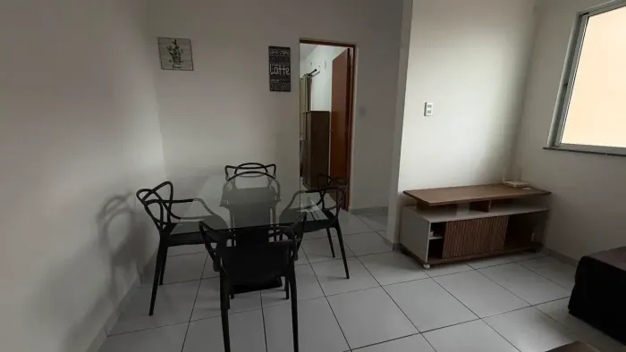 Alugo lindo apartamento mobiliado com elevador no Calhau