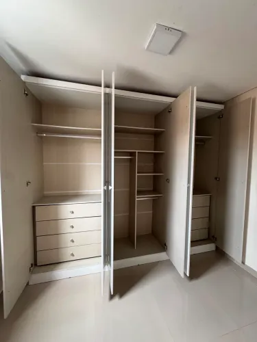 Vendo guarda roupa 100% MDF