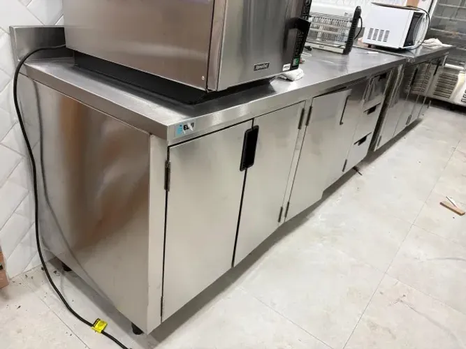 GABINETE FECHADO BANCADA INOX 2200X700X900