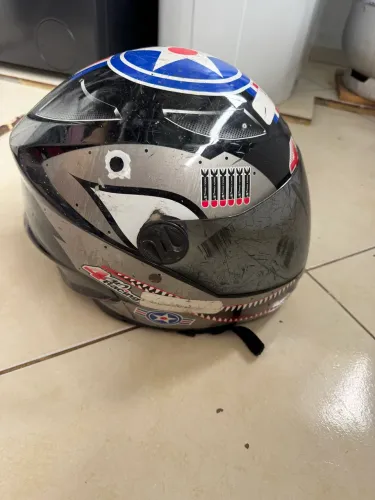 Capacete