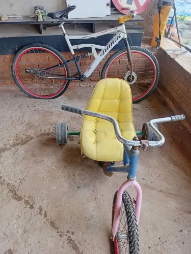 Bicicleta e triciclo