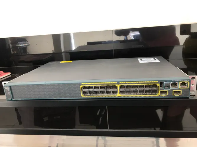 Switch Catalvst 2960-S Series SI