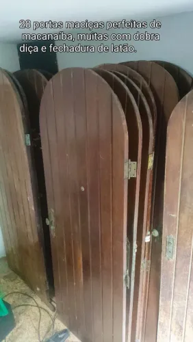 Portas maciças de macanaíba, portas de quatros bandeiras, com aduelas e alizares perfeitas