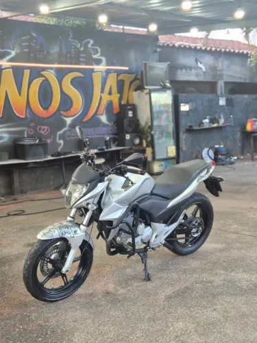 CB 300R 2010 Prata Em Excelente Estado!
