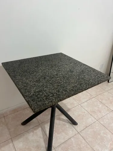 MESA DE MÁRMORE
