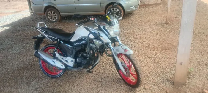 Vendo essa Titan 160 edição 40 anos top