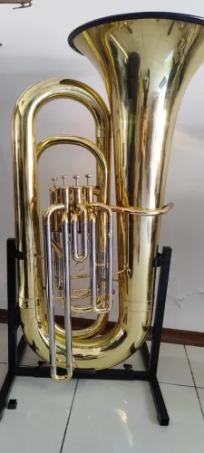 Tuba Sib Yamaha YBB-321 4 Pistos laqueada Usada R$ 19.500,00 Até 12x Sem juros no Cartão