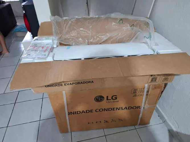 Ar condicionado lg novo na caixa