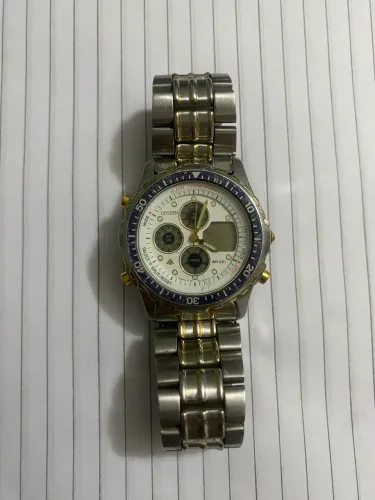 Relógio Masculino Citizen Prata com Dourado 