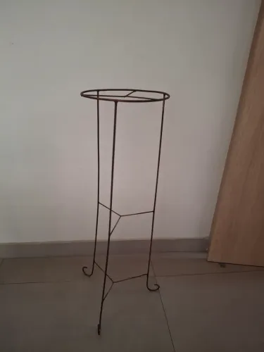 Tripé para plantas