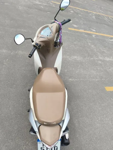 Honda Biz Super Conservada.