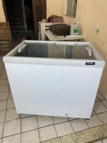 Freezer Tampa de vidro Semi-novo