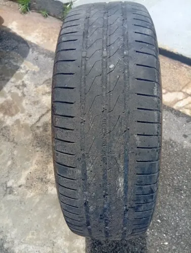 Pneus continental semi novo 