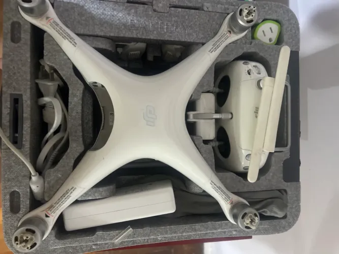 Drone PHANTOM 4 PRO DJI