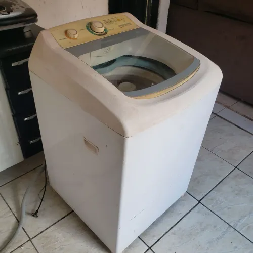 vendo esta máquina 10 kg funciona normal 450 pra buscar meu zap *