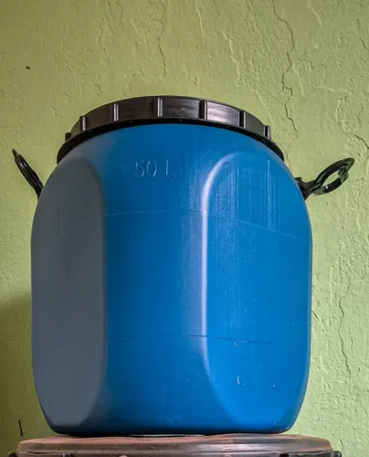 Bombona / tambor / galão para ração, grãos 50 Litros Tampa de rosca e Alça Usada