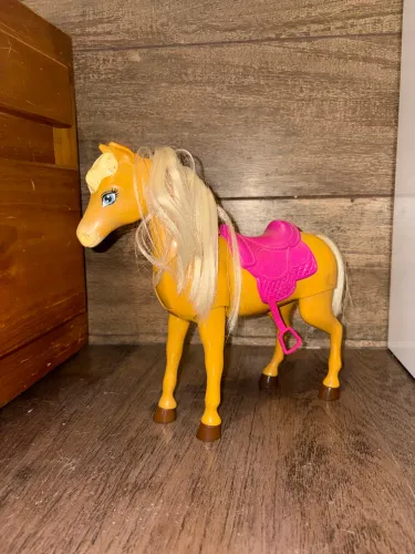 Cavalo de brinquedo da Barbie
