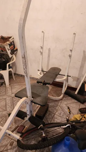 Estação de musculação completa + barra de supino maciça + 50kg de anilhas