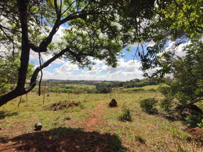 SÍTIO DE 20.000 m2 (2 HECTARES) À VENDA EM ALFENAS - MG