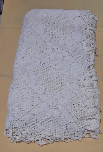 Colcha de crochê branca casal