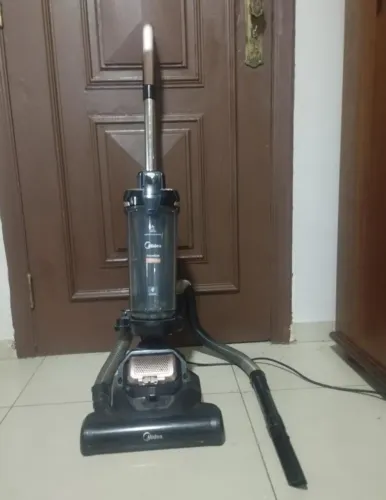 Aspirador Vertical Midea 1.5L preto e cobre 127V