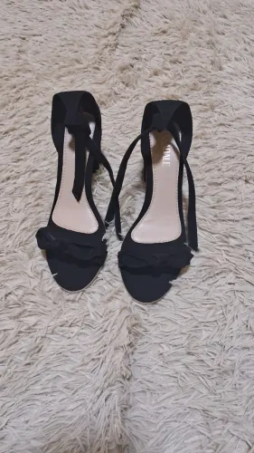 Sandalia Elegante com salto (Novo)