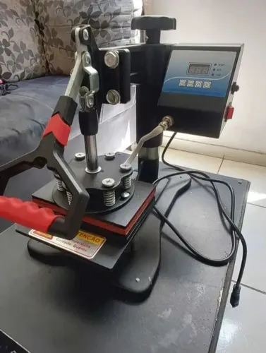 Prensa para personalização de canetas