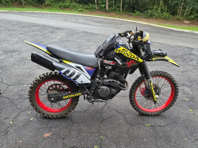 Moto trilha NX 350