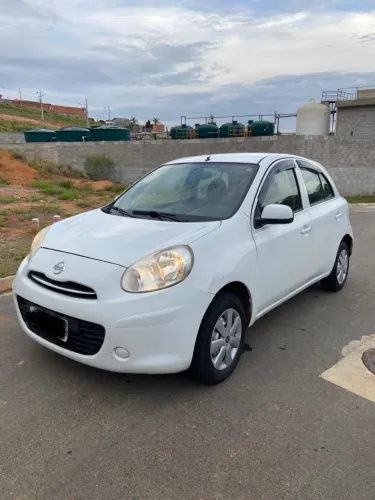 Nissan March 1.0 16V Flex Fuel 5P 2012
