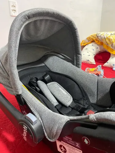 Vendo este bebê conforto!!