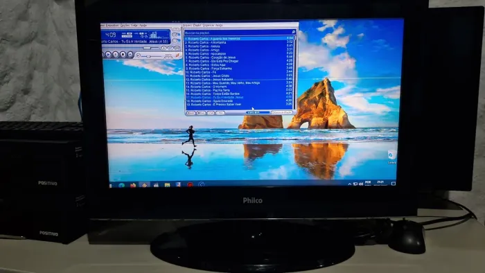 TV Monitor Philco PH24M Risco na Tela 24 Polegadas 