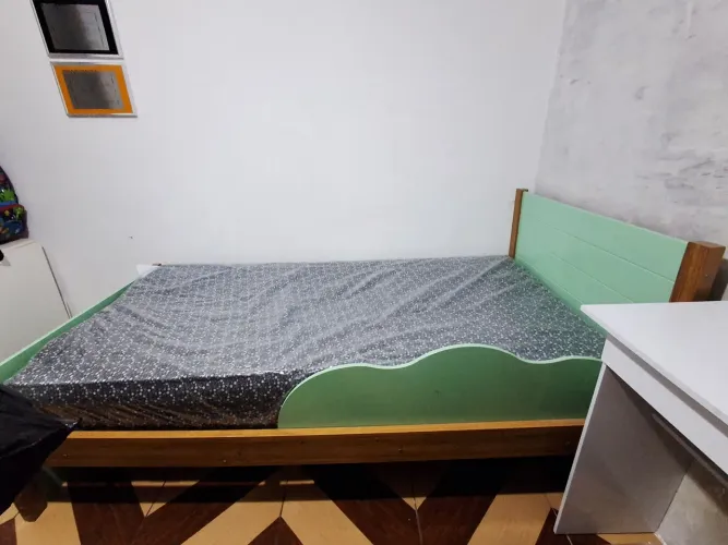 Cama solteiro em bom estado