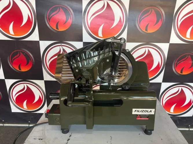 Cortador de frios manual Filizola junior lâmina 25 cm cor verde militar