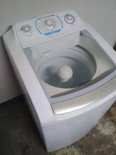 Máquina de lavar roupa Electrolux 10 kg funcionando perfeitamente todas as funções ok