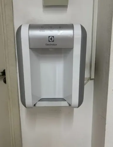 Purificador Electrolux Eletrônico Compacto Efficient Painel Digital Bivolt Branco (PE11B)