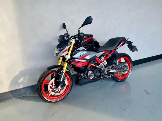 BMW G310 R.