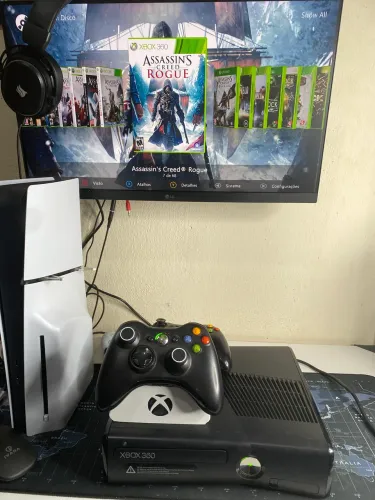 Xbox 360 Slim revisado em perfeito estado + 2 controles originais +jogos