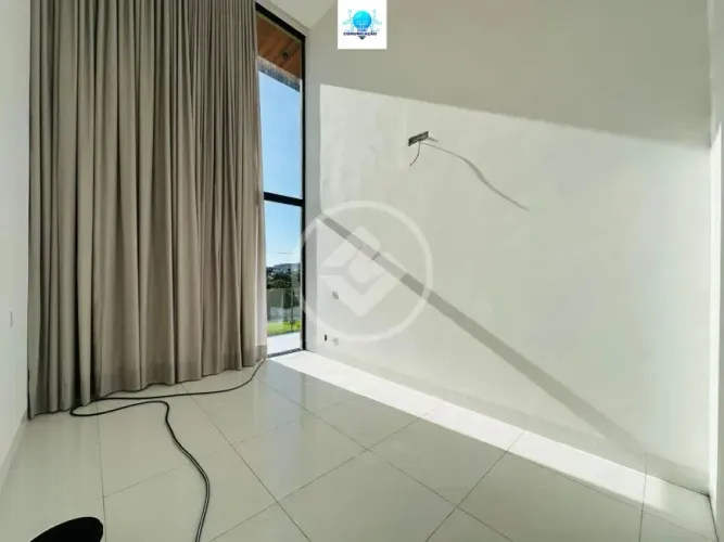 Casa à venda no bairro Condomínio do Lago - Goiânia/GO