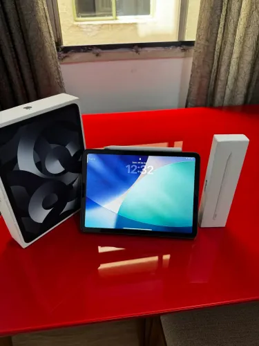 iPad Air M1 de 5ª geração + Apple Pencil de 2ª geração