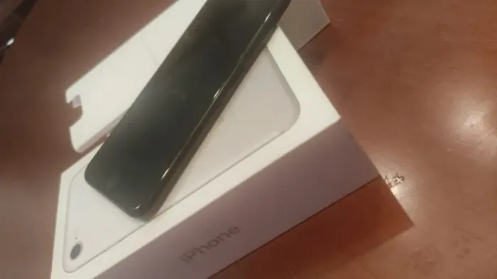 Iphone 7 nao funciona ....com caixa original R$100