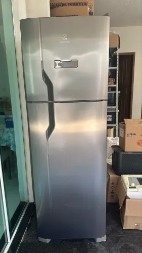 Geladeira Electrolux Frost Free 371L Turbo Congelamento Duplex Cor Inox