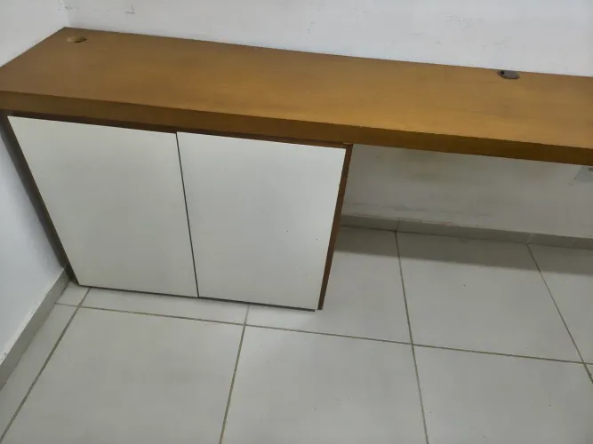 Escrivaninha moderna
