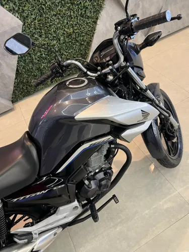 Vendo ou Troco TiTan 160 2021/2022.
