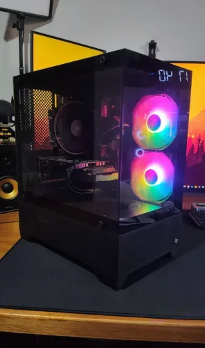 PC GAMER NOVO I3 14100 + rx580 + 16GB RAM + SSD