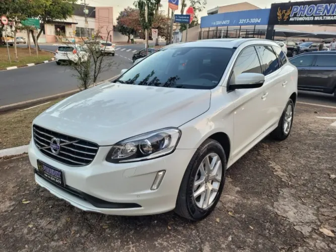 Volvo XC-60 XC 60 D-5 Momentum 2.0 AWD Diesel 5P 2017