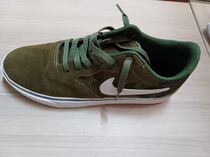 Tenis