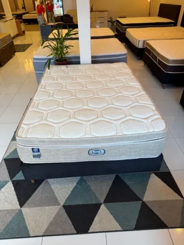 Cama de Casal SIMMONS LÁTEX SEMINOVA - Entrego!