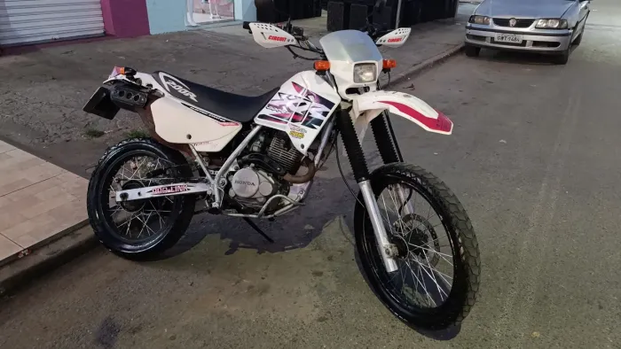 Moto em excelente estado de conservação 