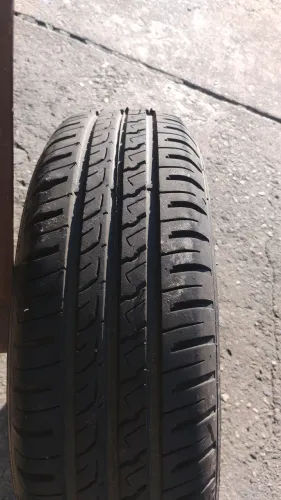 vendo pneu 175x65x14